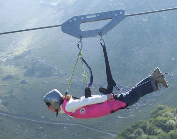 Rocca Massima: volo dell’angelo flying in the sky – In volo per 2213 metri appesi ad una fune