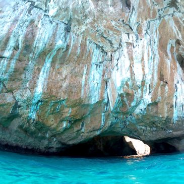 *VIDEO* Nelle viscere del Pozzo del diavolo, la grotta azzurra di Gaeta